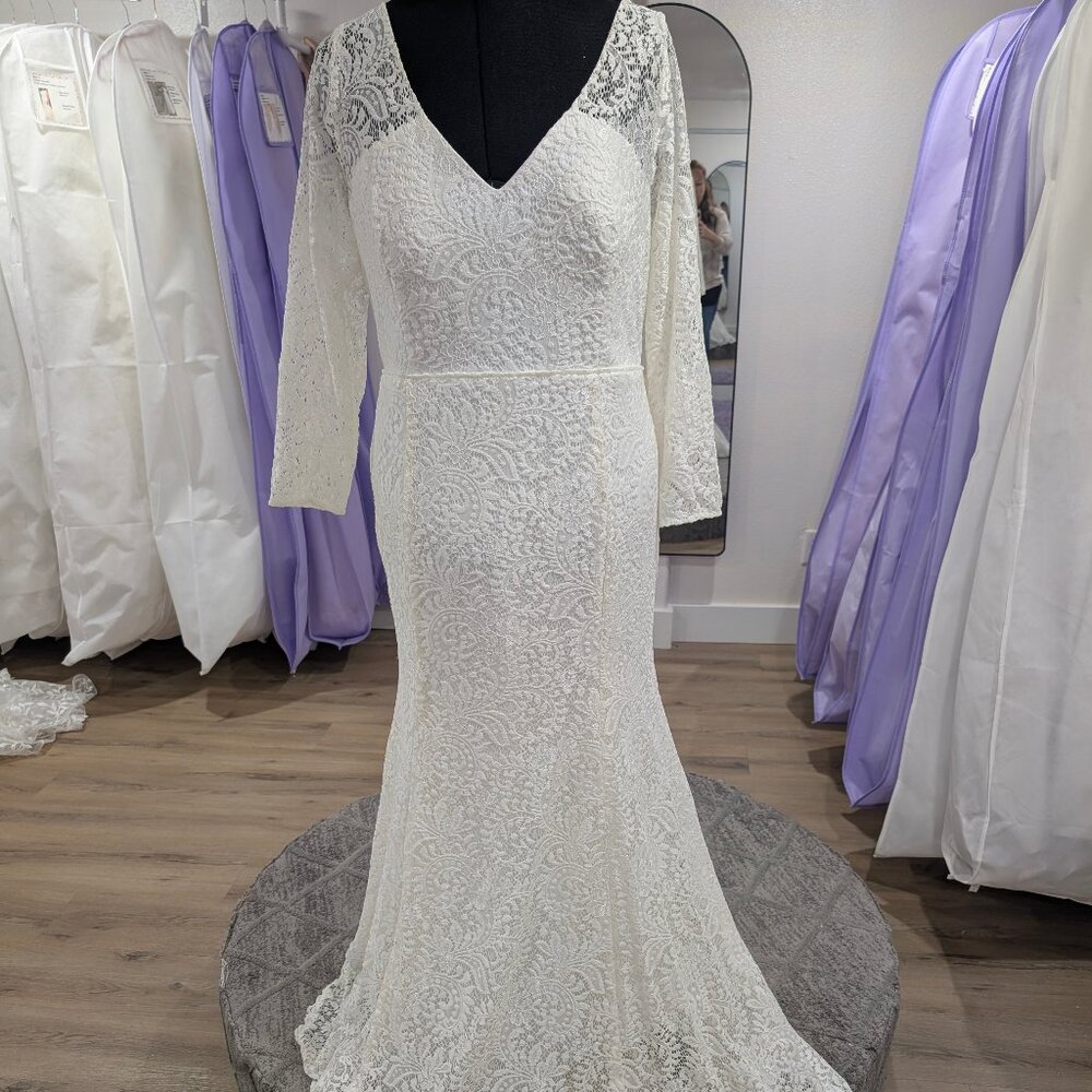 Eva Boho Lace Trumpet gown